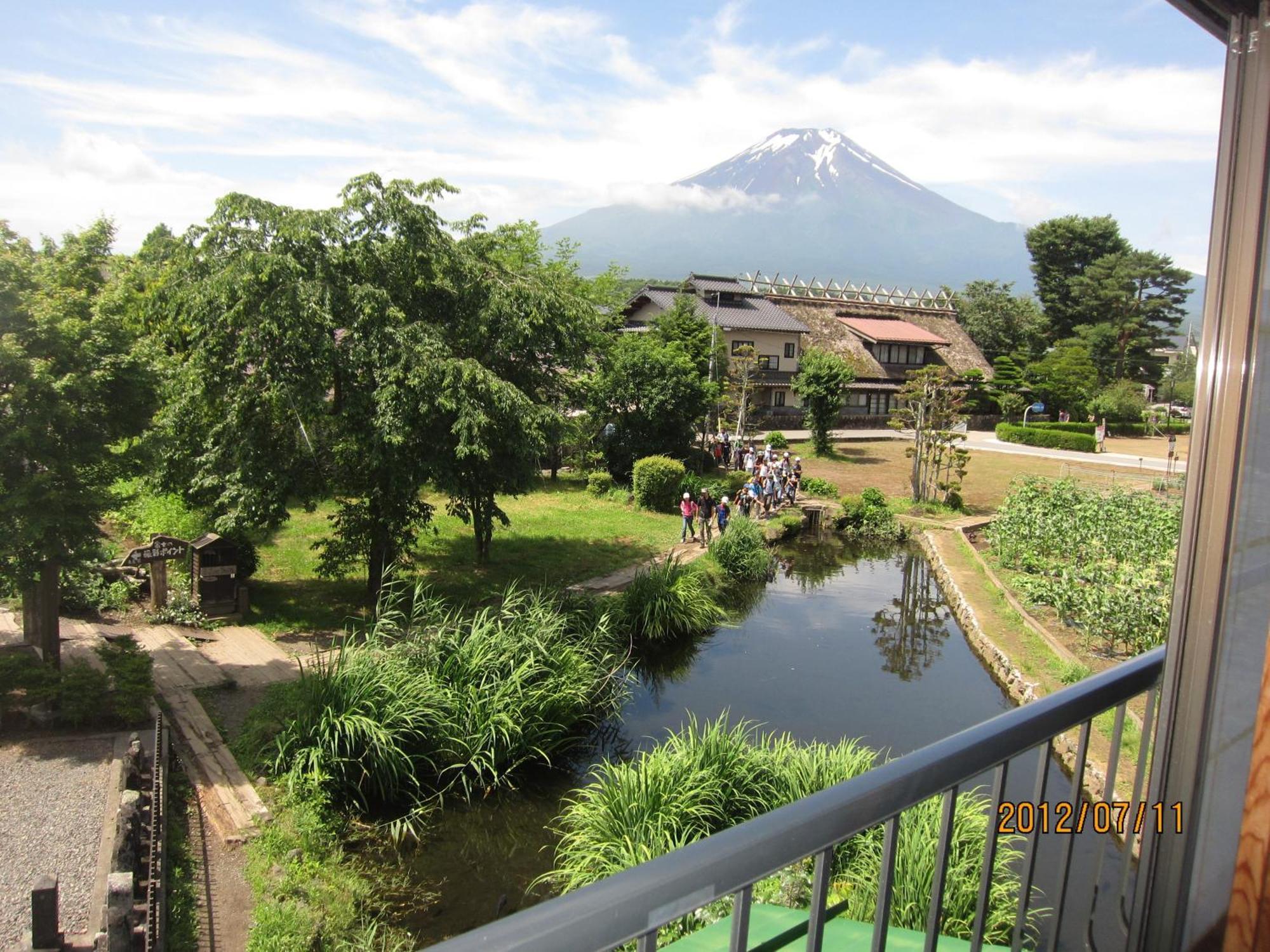 Lake Oshino Exterior photo